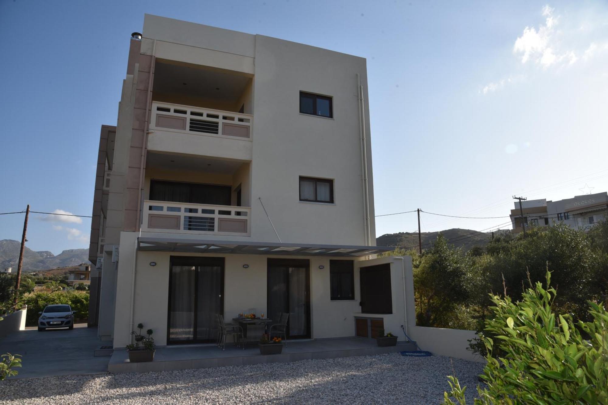 Pirgos Deluxe Apartment - Private Parking Kissamos Luaran gambar