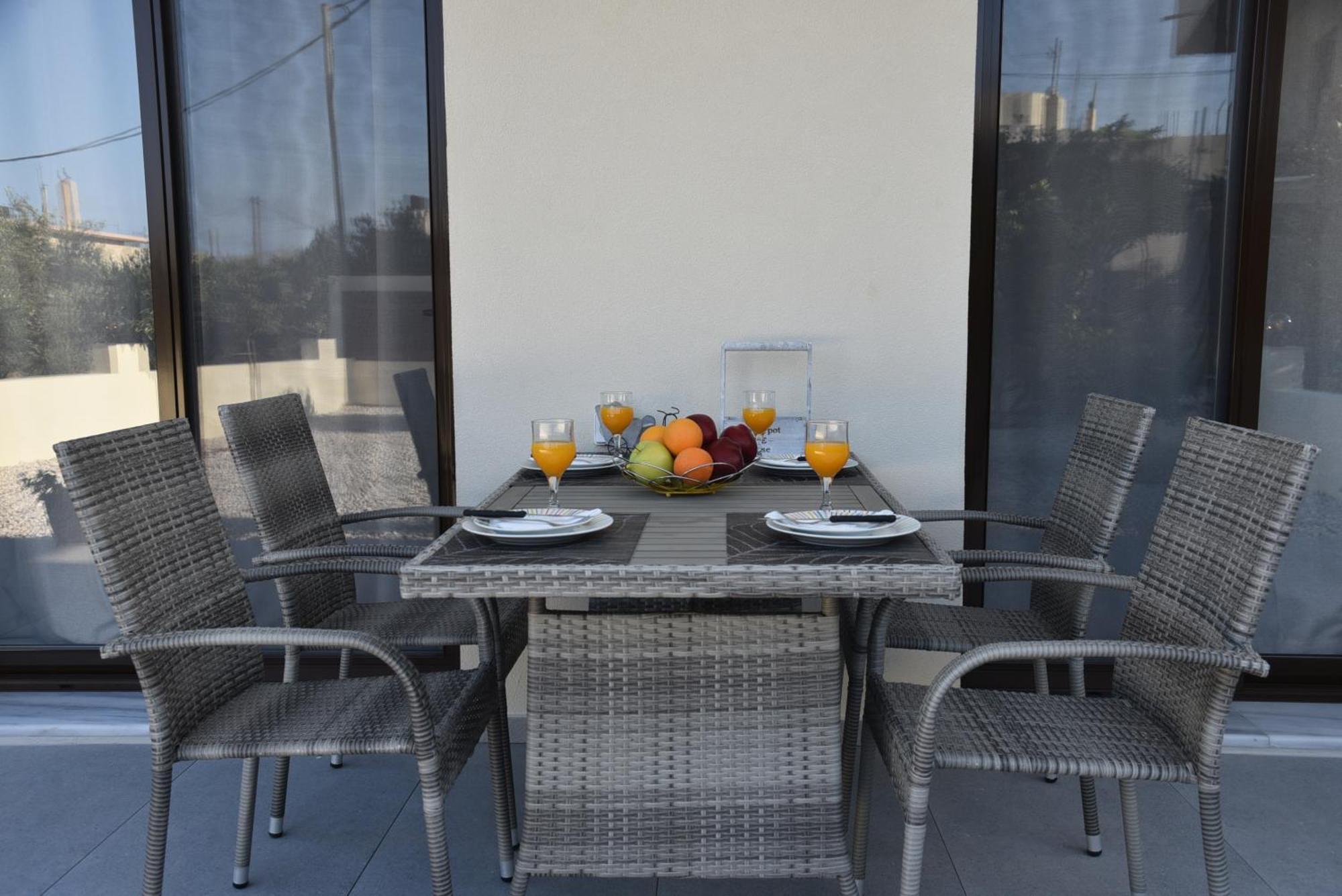 Pirgos Deluxe Apartment - Private Parking Kissamos Luaran gambar
