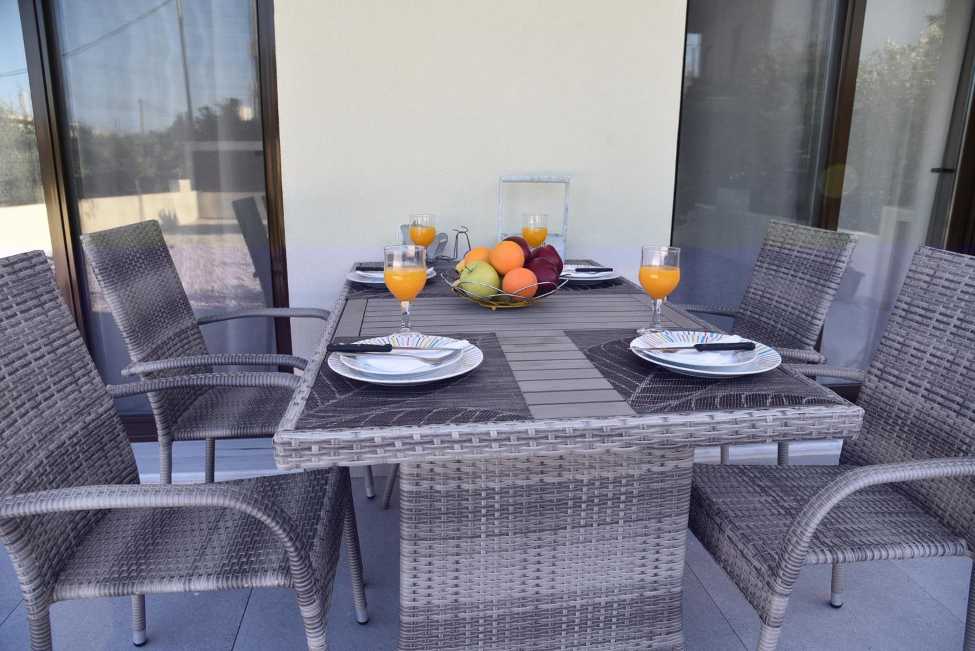 Pirgos Deluxe Apartment - Private Parking Kissamos Luaran gambar